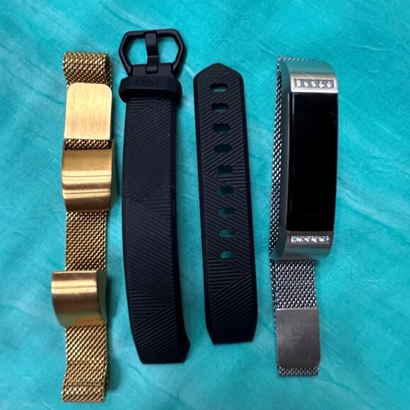 Fitbit Alta HR Women’s fitness watch - Picture 2 of 3